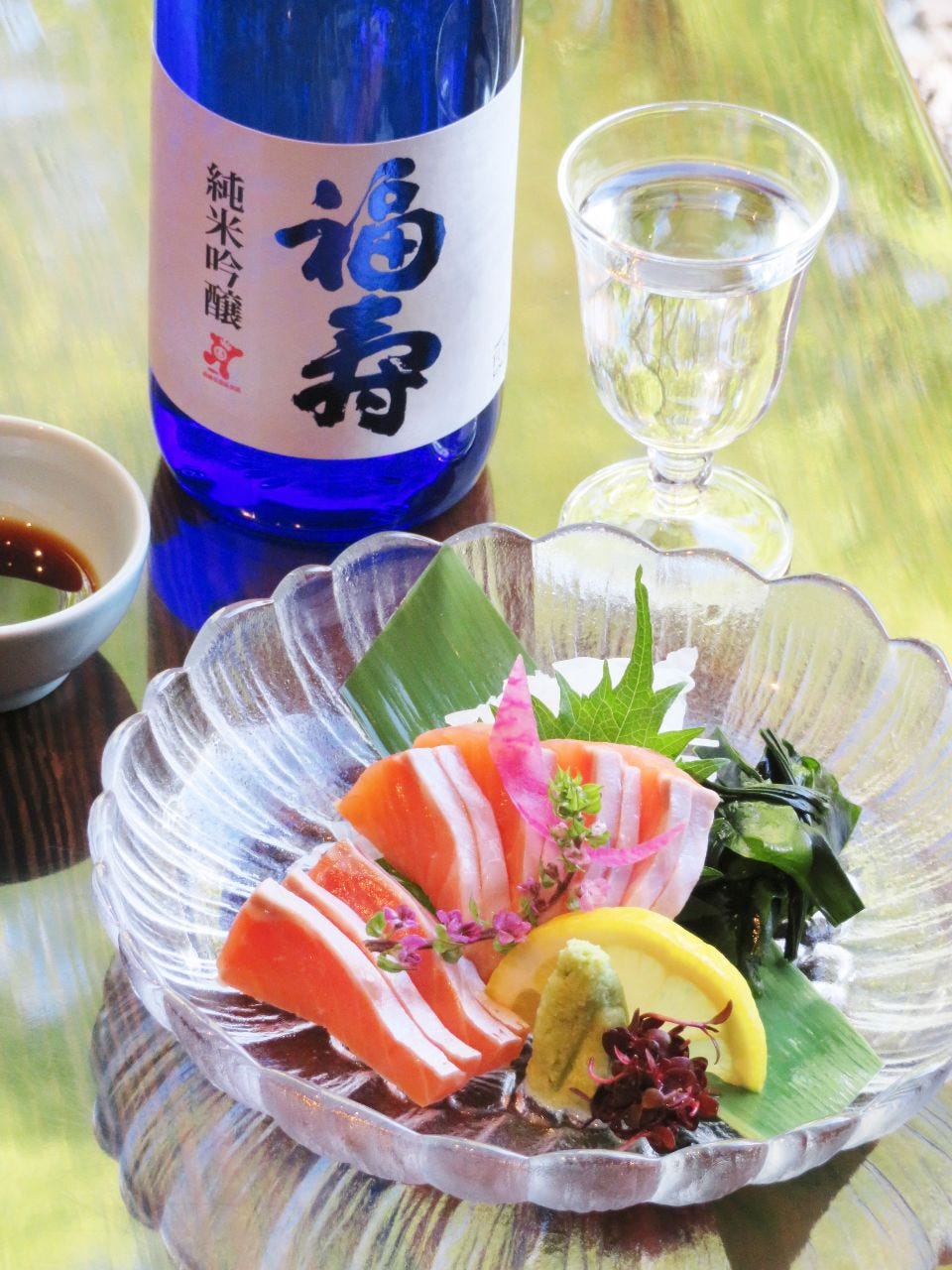 地元の旬の食材で日本酒に合う料理を