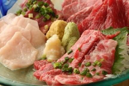 馬刺しと蒸し料理 型無夢荘