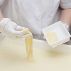 店舗併設工房の作りたて京生ゆばを使用したお料理をどうぞ