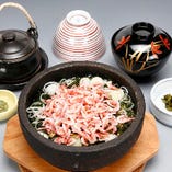 桜海老の石焼丼