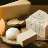 厳選チーズの盛り合わせ　３種