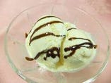 【スイーツ】
ブルーシールアイスは沖縄ならではの味わい