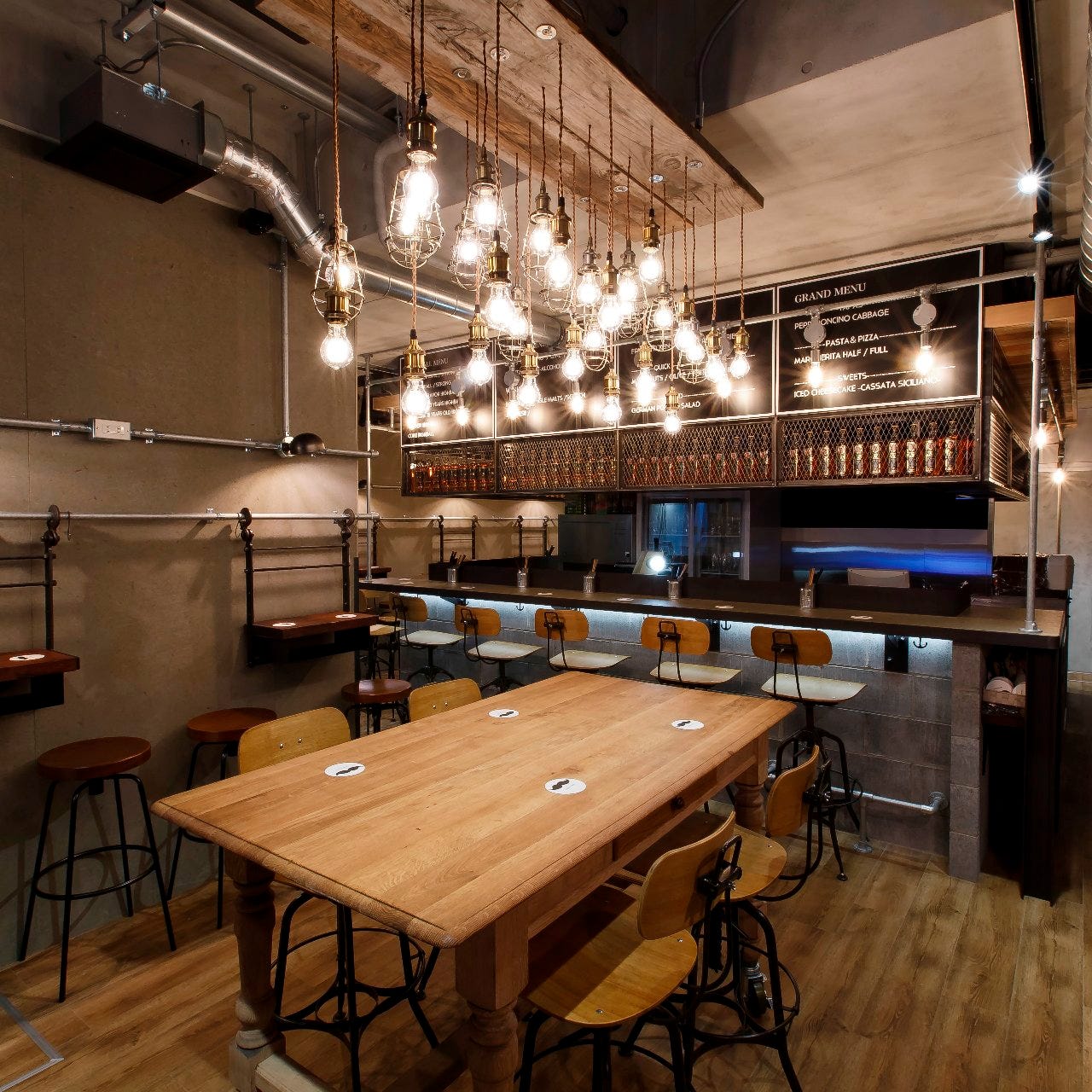 渋谷ハイボールバーの店内の様子