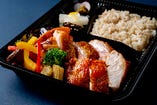 「純鶏名古屋コーチン」特上もも肉とむね肉の鉄板焼き弁当
