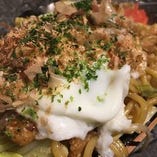 炭えもん名物！極太麺のソース焼きそば！〆にもおつまみにも◎