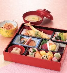 昼限定・数量限定　京懐石弁当　4,180円（税サ込）