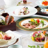 日常のお食事からご宴席まで。
九州食材を使った色彩豊かな和食会席をお楽しみください。
