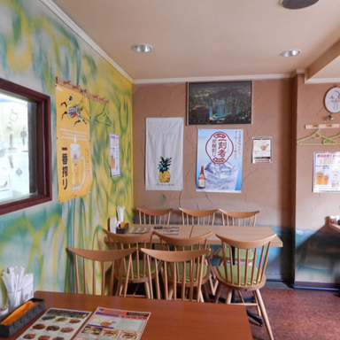 インド ネパール タイ料理店 エベレストキッチン  店内の画像