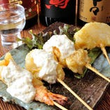 南天串：熱々の天ぷら串を特製南蛮ダレにくぐらせた串天です！
自家製タルタルソースをたっぷりかけて熱々のうちにお召し上がりください！