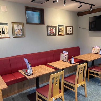 なんぱと(南鳩)呑み よっちゃん_テーブル席