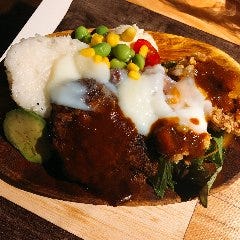 ハンバーグとチキンのロコモコ