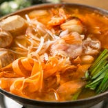 チゲ鍋 韓国旨辛鍋の代表格も、とり銀流にアレンジ！霧島鶏の旨味がしっかりと染み渡る、箸の止まらない美味しさ