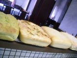 パーテー　の　特大自家製天然酵母のパンです。