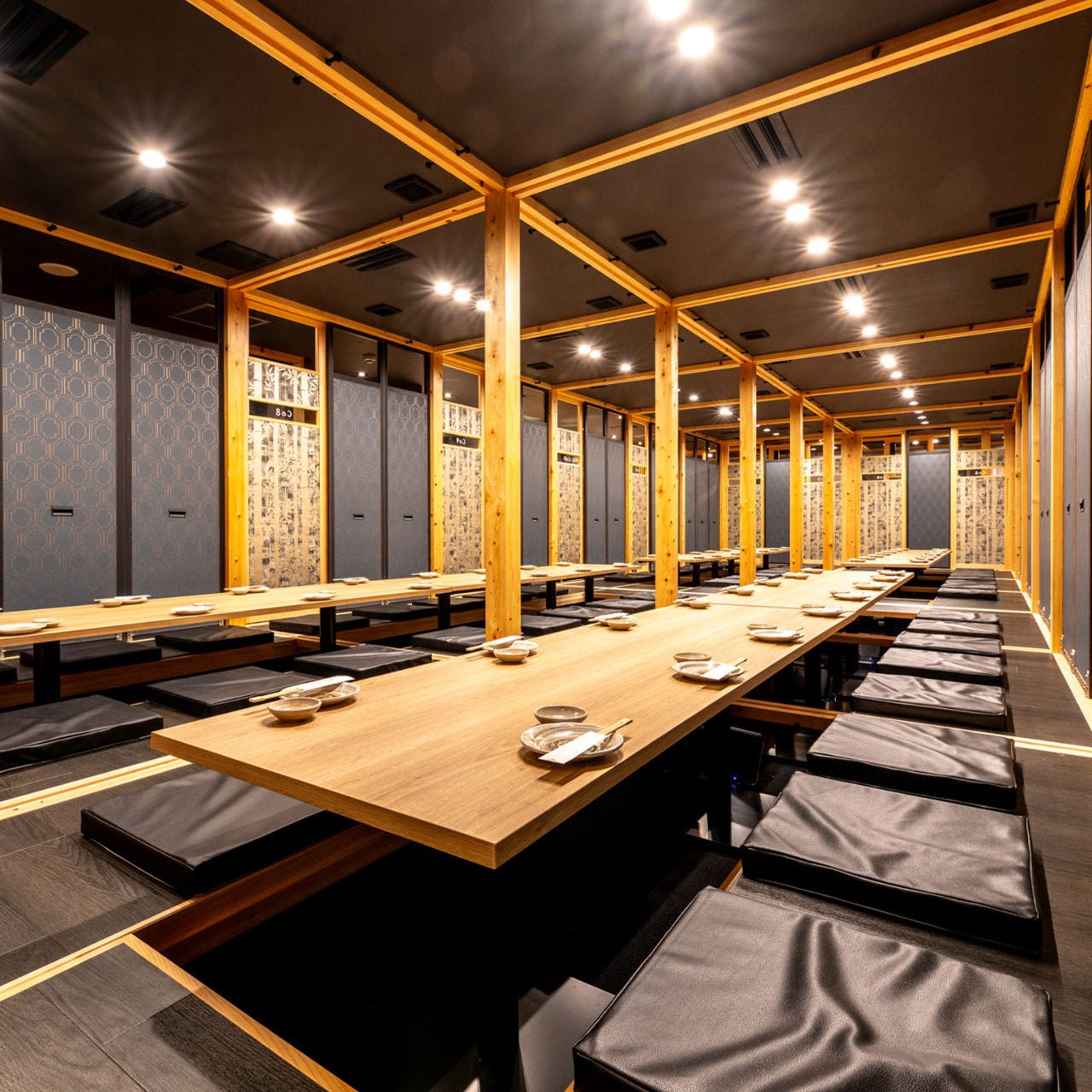 全席完全個室 名古屋 手羽先 焼鳥 手羽八 金山駅前店（金山・東別院 
