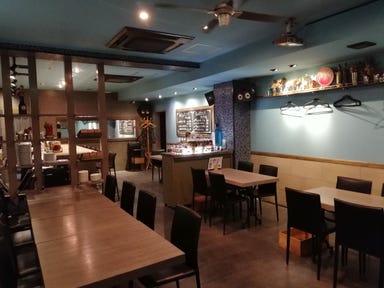 Cafe Restaurant ＆ Bar ally  店内の画像
