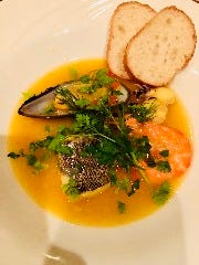お魚料理の一例【海の幸のブイヤベース】