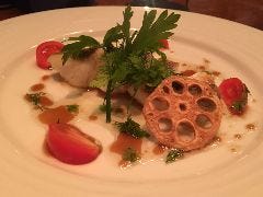 お魚料理の一例【天然 鮎魚女のポワレ ヴィネグレットソース】