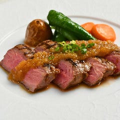 【選べるメイン料理】オーストラリア産牛ロースステーキ　牧場大根ソースで