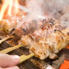 紀州備長炭で焼き上げる健味鶏の串焼