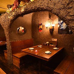洞窟個室×肉料理 HALFMOON（ハーフムーン）川崎