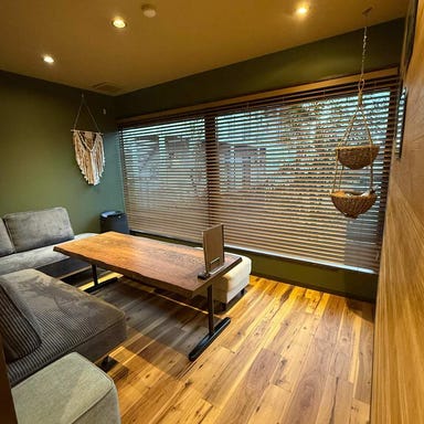 美ら島の葉菜 -HAISAI village-_周りを気にせず寛げるテーブル個室 ★小型犬同伴OK