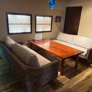 美ら島の葉菜 -HAISAI village-_南国情緒溢れる隠れ家のようなテーブル個室