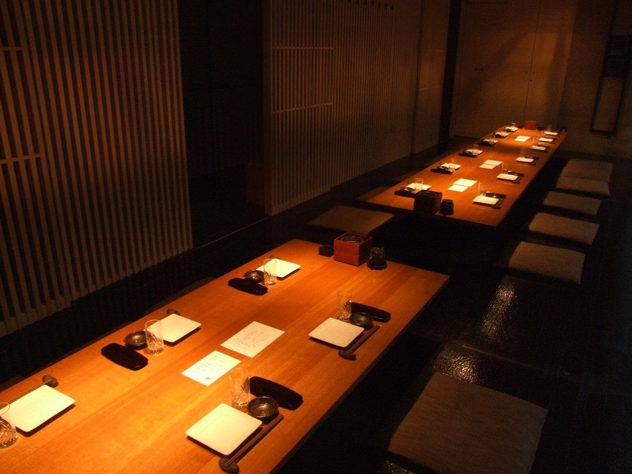 10～12名様用の掘りごたつ個室※17時以降個室料2,000円(税込)※6歳以上のみ利用可能