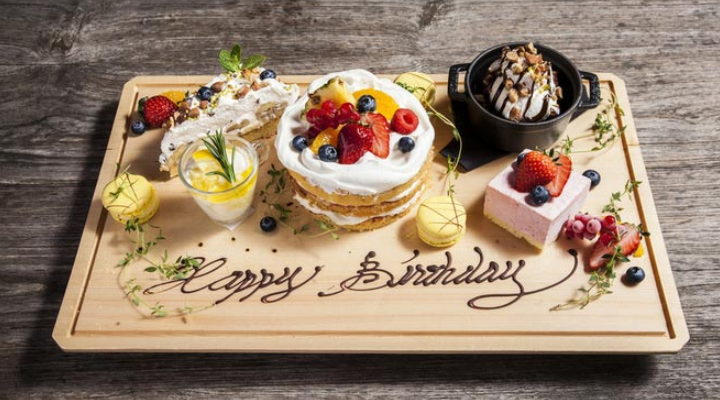 大人気 大切な方の誕生日 記念日 送別会に 大人気 当店オリジナルプレート の詳細 星降る夜に 個室 イタリアン クライム 原宿 原宿 居酒屋 ぐるなび