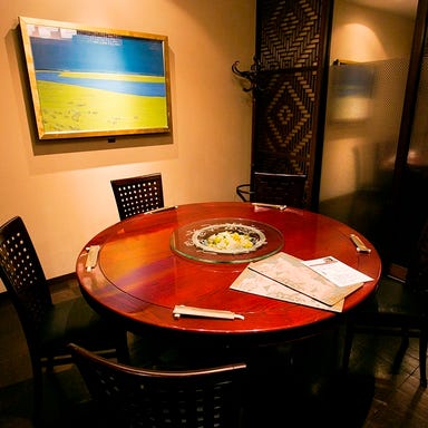 上質な空間でゆったりと寛げる 上海料理 煌蘭 丸の内店  店内の画像