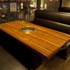 一頭買焼肉 玄 浅草本店_広々としたテーブルで、ゆったりお食事ができます