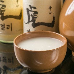 一頭買焼肉 玄 浅草本店_2時間飲み放題付にも変更可能！
コースとともに、ビールやマッコリなどのドリンクもたっぷり楽しめます