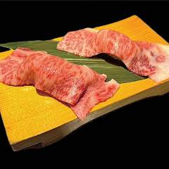 サーロイン握り(2貫) 一頭買焼肉 玄 浅草本店_サーロイン握り(2貫)