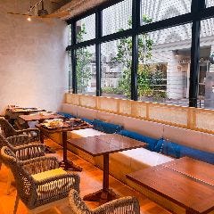 LOCALO CAFE（ロカロカフェ） 