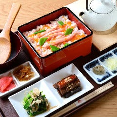 カニを名古屋流に！3種類の楽しみ方でご堪能【カニ重膳】