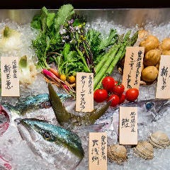 料理人の目利きで取り寄せた旬食材を使ったコースを特別な時間に