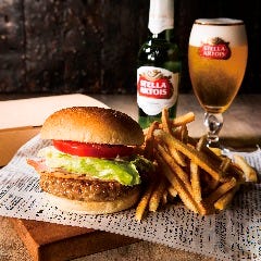 当店特製のブルーイングハンバーガー！肉厚！！