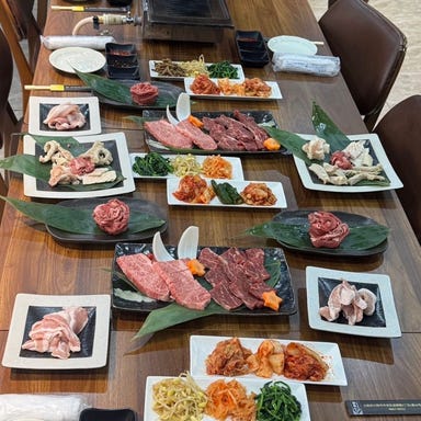 黒毛和牛焼肉 はる_【ソフトドリンク飲み放題付】和牛食べ放題コース5500円(税込) +1300円でアルコール飲み放題♪