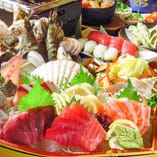 熱気と活気があふれる店内で食べる新鮮魚介浜焼きは最高DESS！