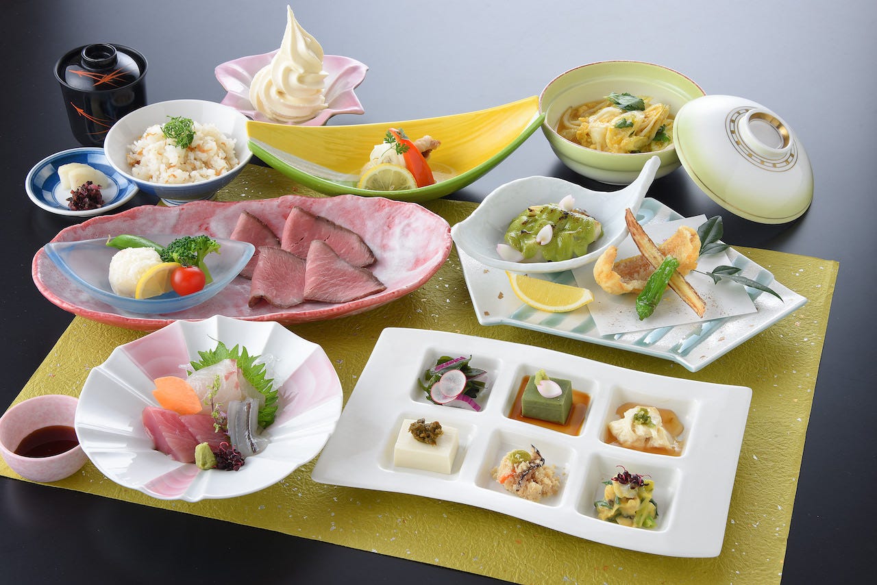 甘鯛の花椒鱗揚げ ローストビーフ 目張 ちりめん山椒の混ぜ込みご飯等 豆匠 冬の宴 全8品 5500円の詳細 懐石料理 豆匠 広島市 会席料理 ぐるなび