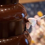 【デザート】
具材も豊富なチョコレートファウンテンが目玉