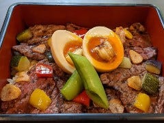 ランチメニューは日替り・週替りメニューとなります