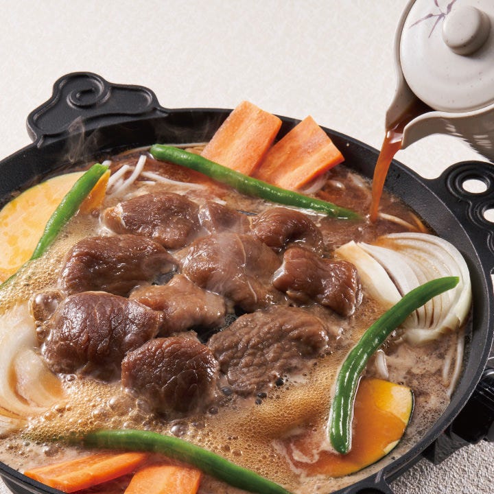 肉は焼き、野菜は煮るのが松尾ジンギスカンの特徴です。