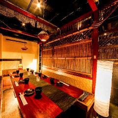 個室 九州地鶏居酒屋 肉寿司×もつ鍋食べ放題 炭鶏 新宿店