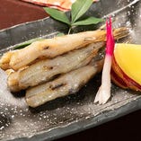 塩焼きや天麩羅など、新鮮魚介を多彩な調理法でお届けします！