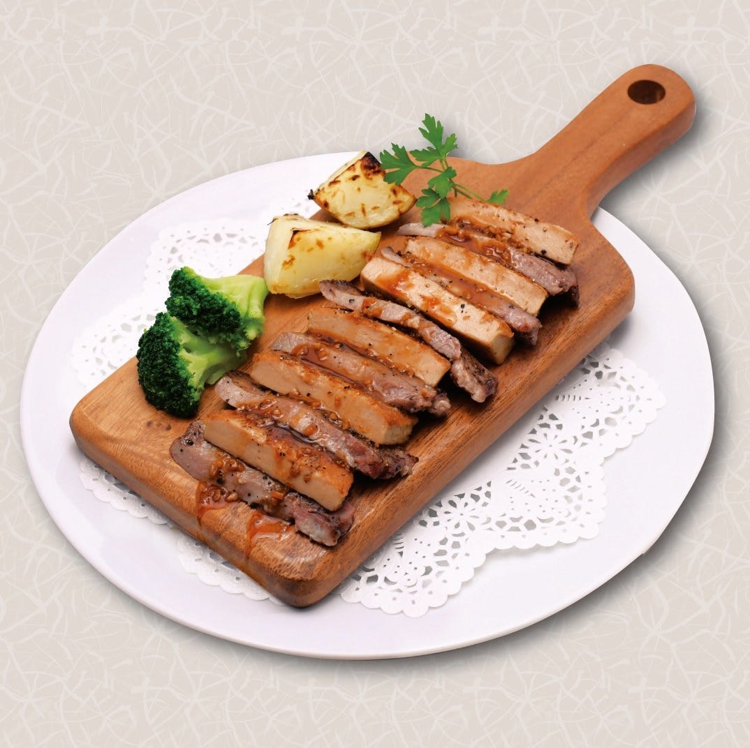 牛たんささ川 北千住西口店の牛タンとグラフォアを交互に重ねた霜降り牛たんステーキとグラフォアの挟み焼き