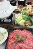 厳選された国産牛ロースも食べ放題！！