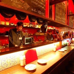 スペインのちょっと居酒屋 バルマル 赤坂見附_スペインバルの醍醐味を味わうカウンター席
