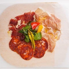 スペインのちょっと居酒屋 バルマル 赤坂見附_◆食べ比べ生ハム　スペイン VS イタリア