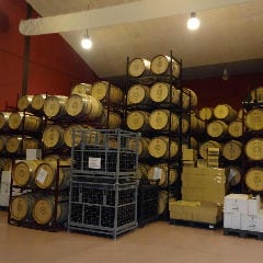 スペインのちょっと居酒屋 バルマル 赤坂見附_本場のワイナリーよりワインを直接仕入れます。