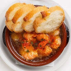 スペインのちょっと居酒屋 バルマル 赤坂見附_エビいっぱいのアヒージョ